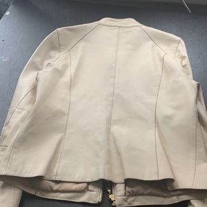 Stunning Cream Leather Jacket 🥥🤍
